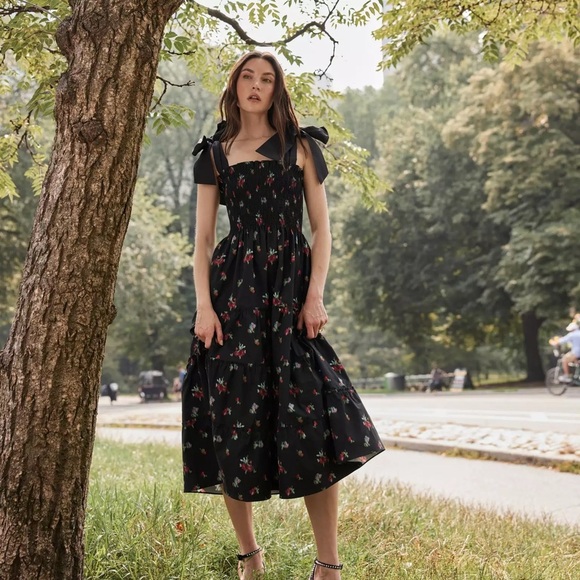 Hill House Dresses & Skirts - NWT Hill House Ellie Black Tafetta Floral Black Dress XXS